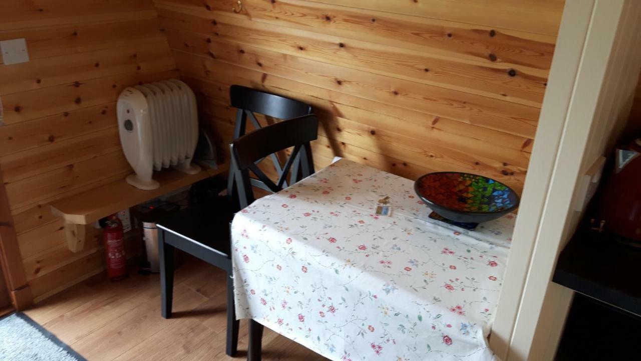 The Rainbow Pod Vila Milltown Malbay Exterior foto